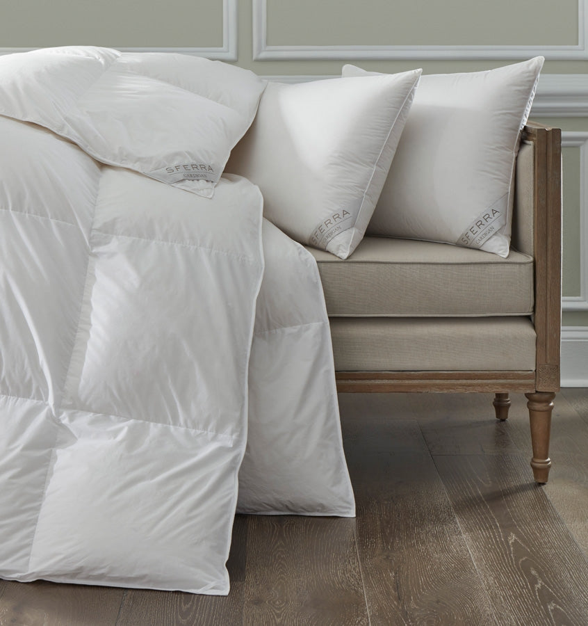 Cardigan masterfully keeps you at the perfect sleeping temperature with its 800+ European white goose down fill power and its barely-there weight.