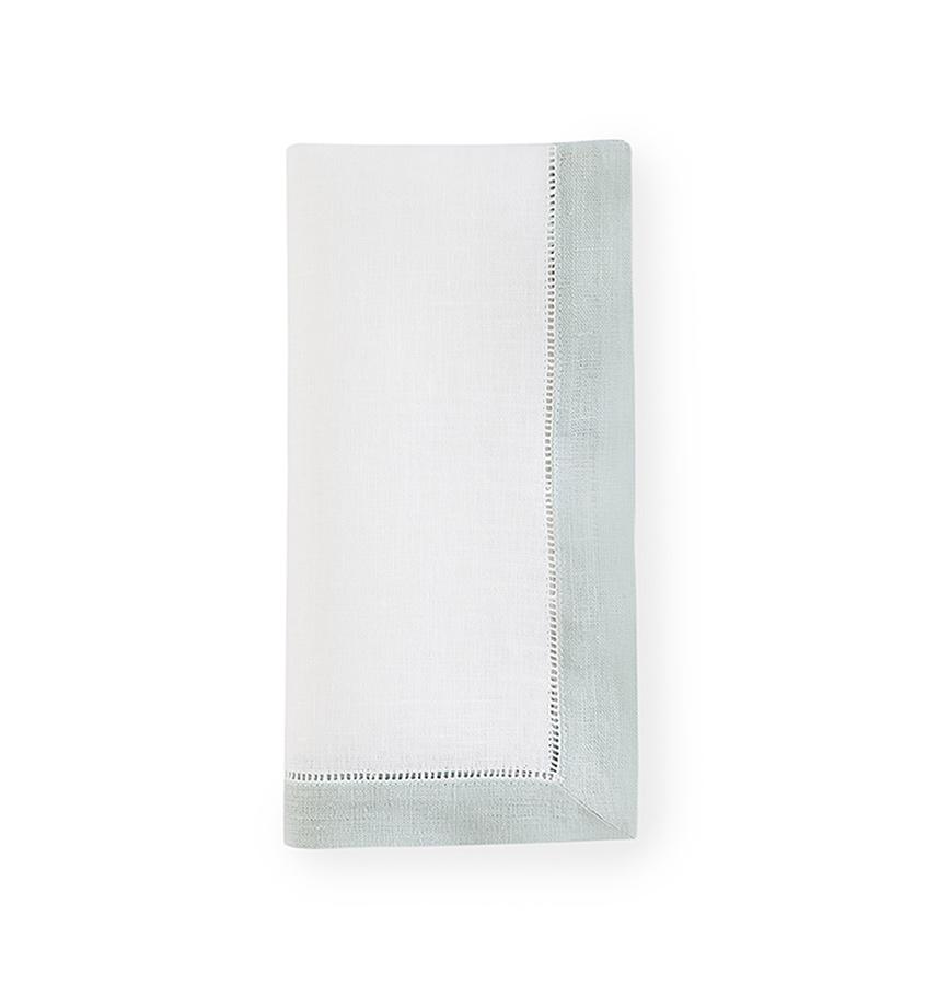 variant__white/sea mist