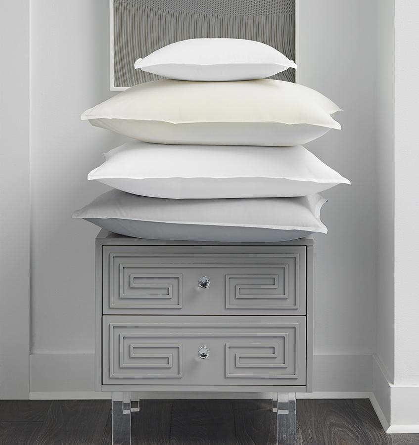 Corto Celeste Duvet Cover is a contemporary update to Celeste, SFERRA's most popular percale sheeting.